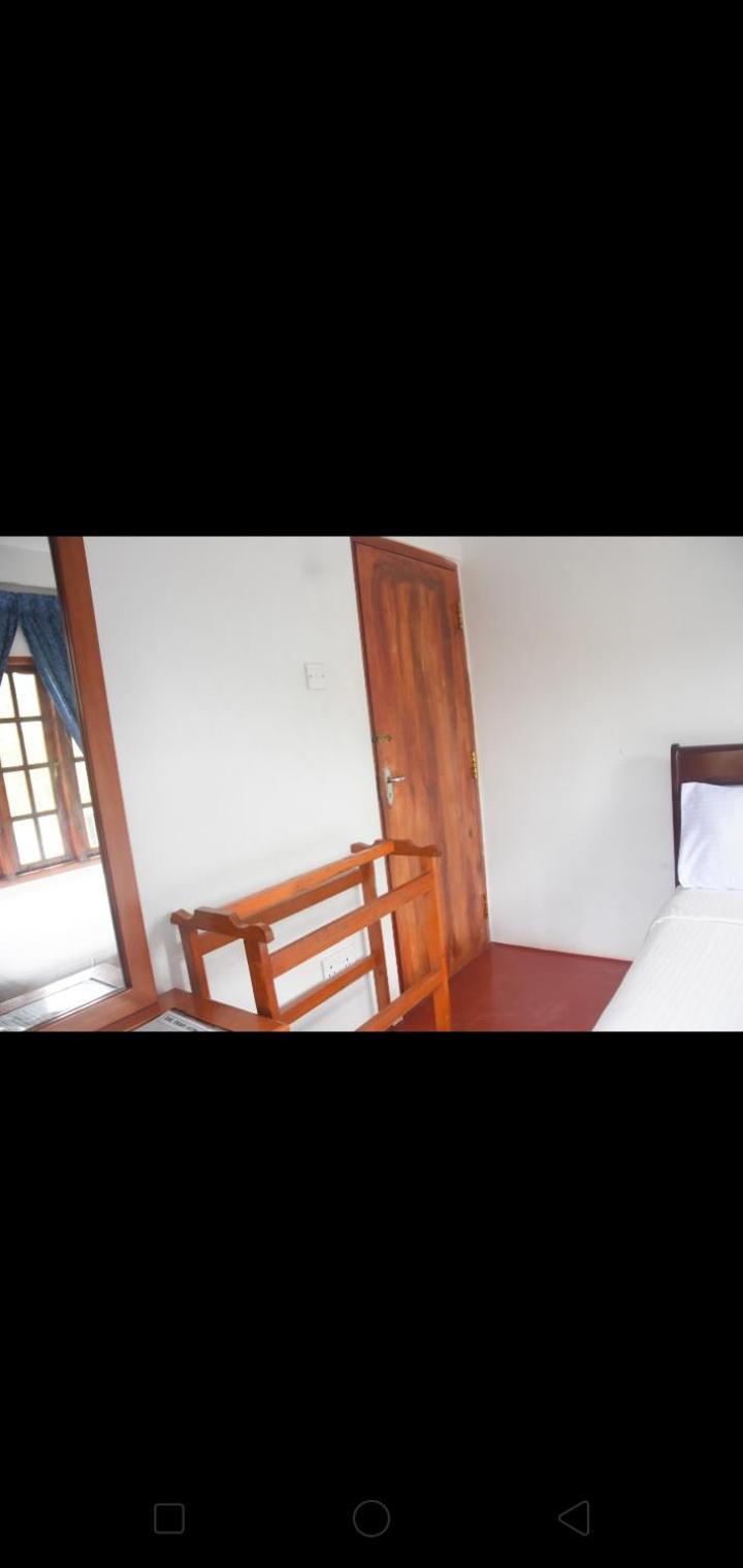 The Train View Bed & Breakfast Nuwara Eliya Exterior photo