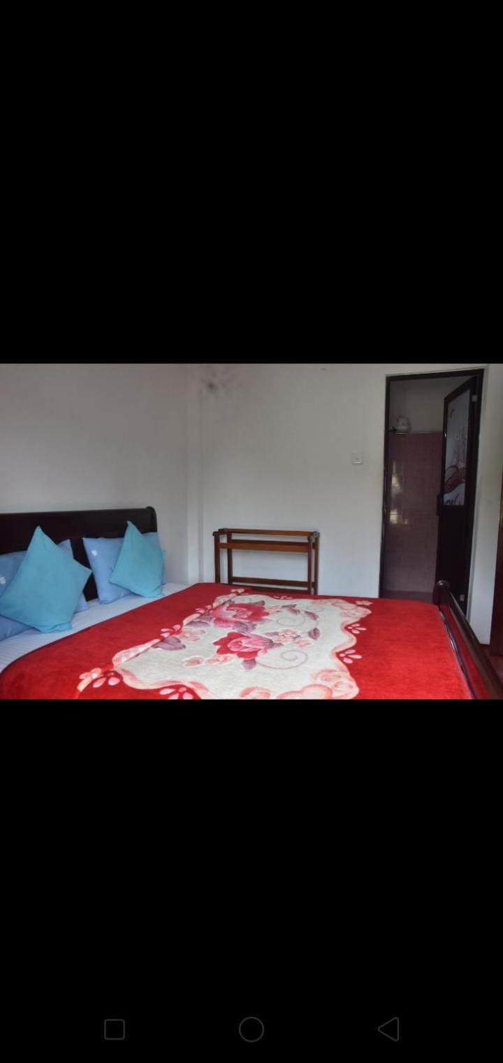The Train View Bed & Breakfast Nuwara Eliya Exterior photo